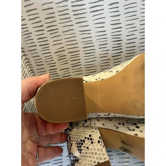 Steve Madden Rockstar Booties Side Cut Out Silver Studs Women’s Size 10 - Picture 12 of 13